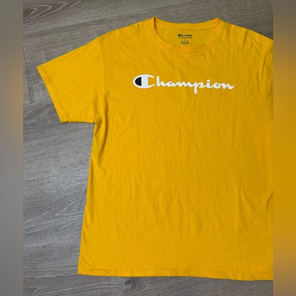 •CHAMPION• TEE - Picture 3 of 6